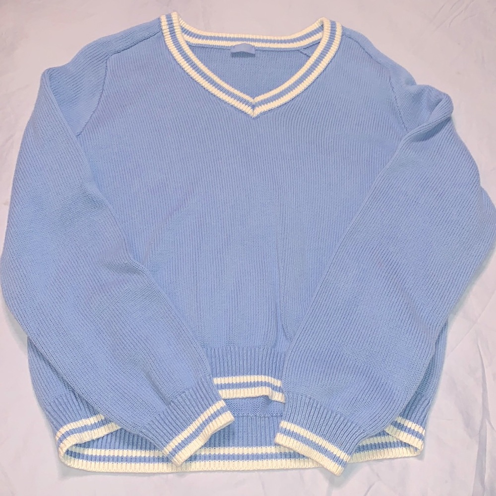 light blue sweater with white and blue striped Coller oversize fit (mildly warn)
